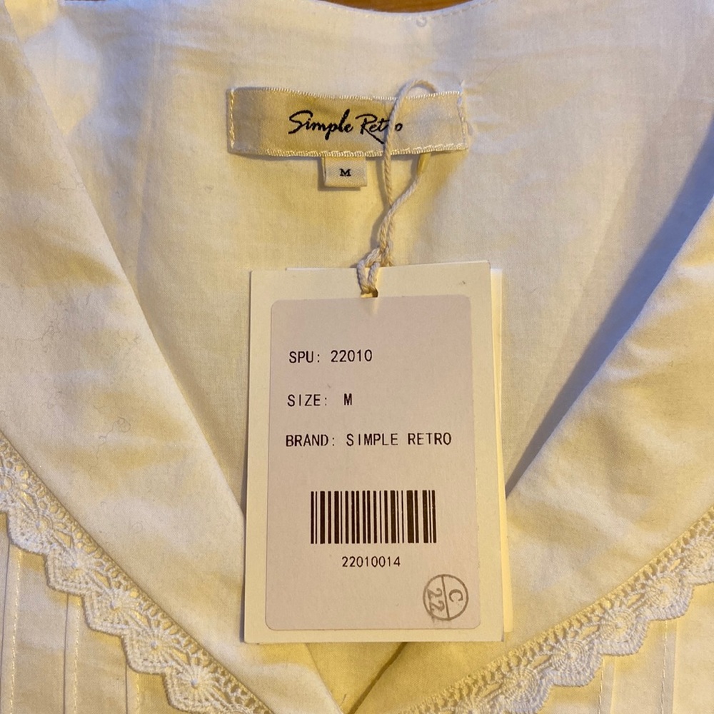 NWT gorgeous simply retro white cotton dress.